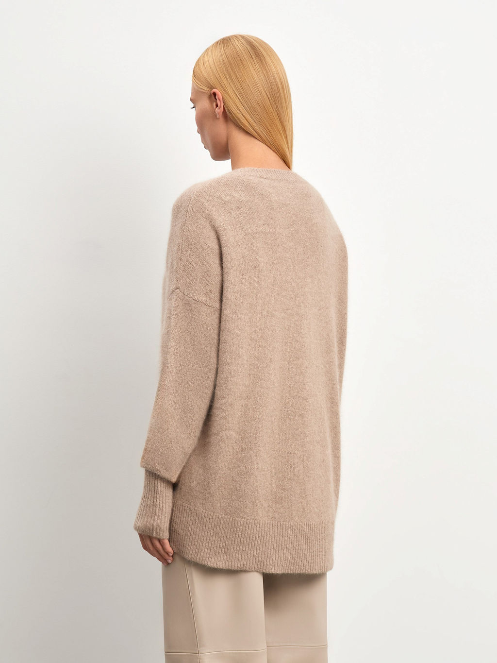 Мягкий джемпер цвета мокко с шерстью - Emka фото 5