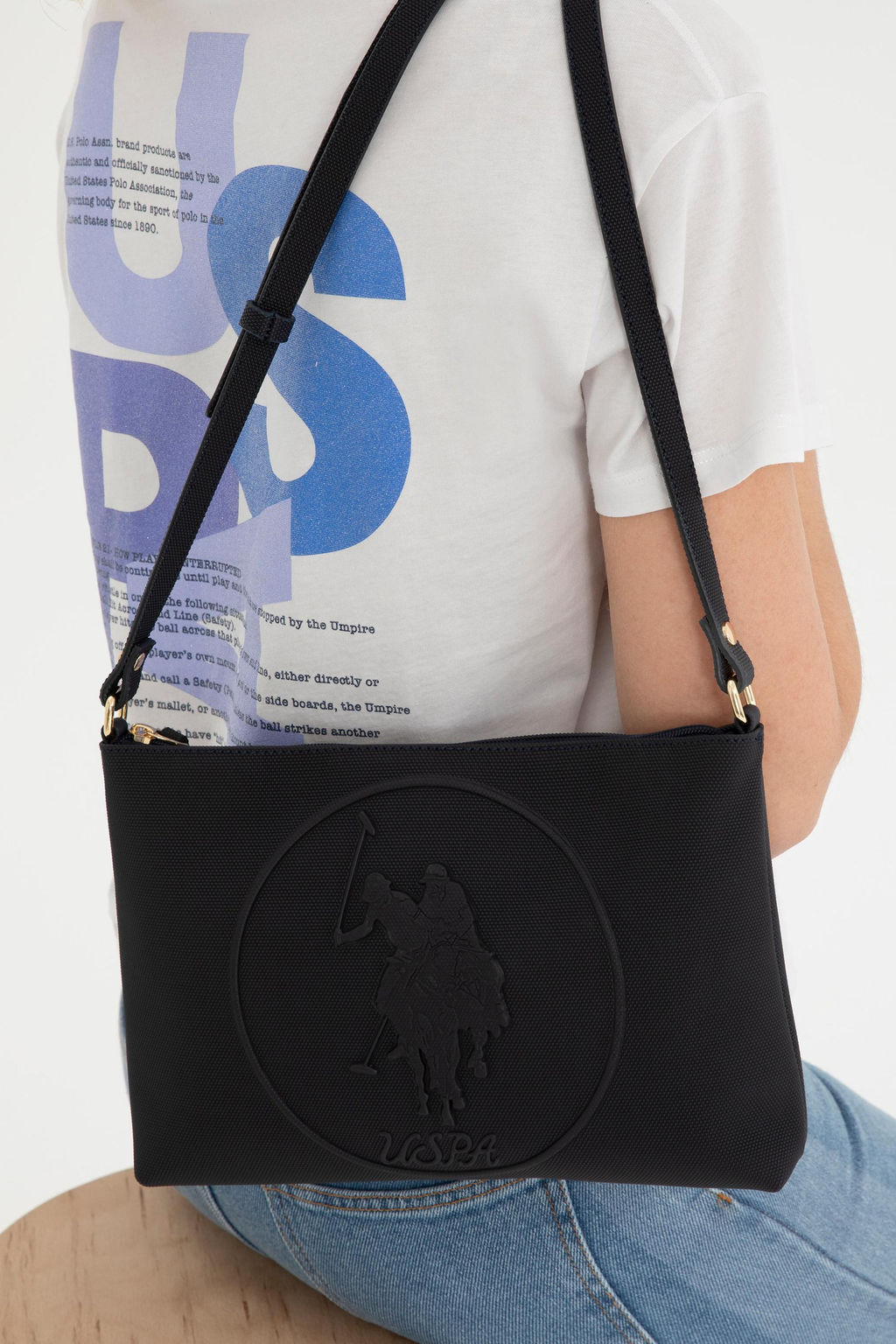 Женская темно-синяя сумка через плечо Неожиданная скидка в корзине