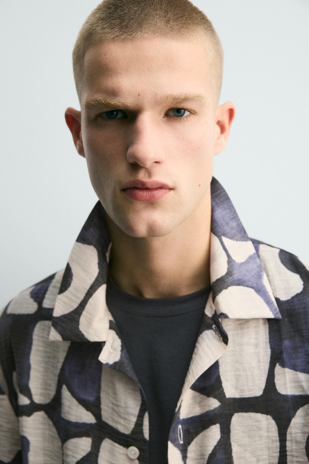 CAMISA ESTAMPADO GEOM?TRICO / Marino oscuro