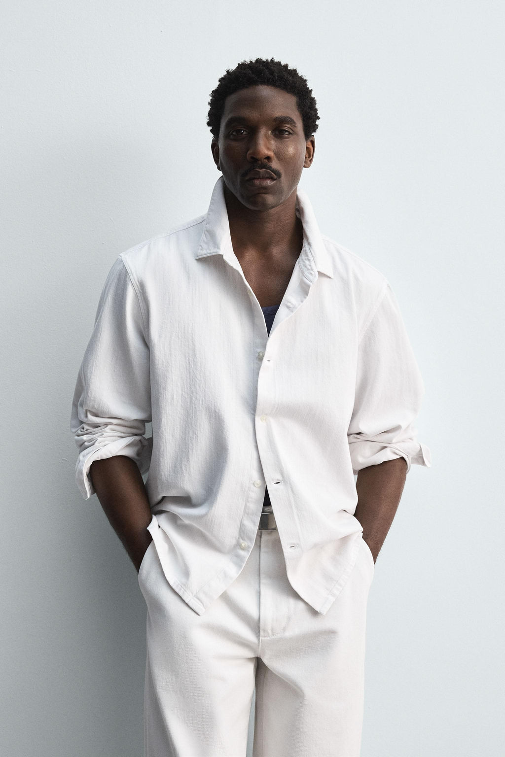 LIGHTWEIGHT DENIM SHIRT LIMITED EDITION - Zara фото 2